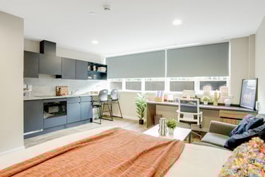 Luxury Studio Top Floor - Image 1